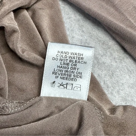 Carly Jean Los Angeles Women's Long Sleeve Top - Picture 4 of 5